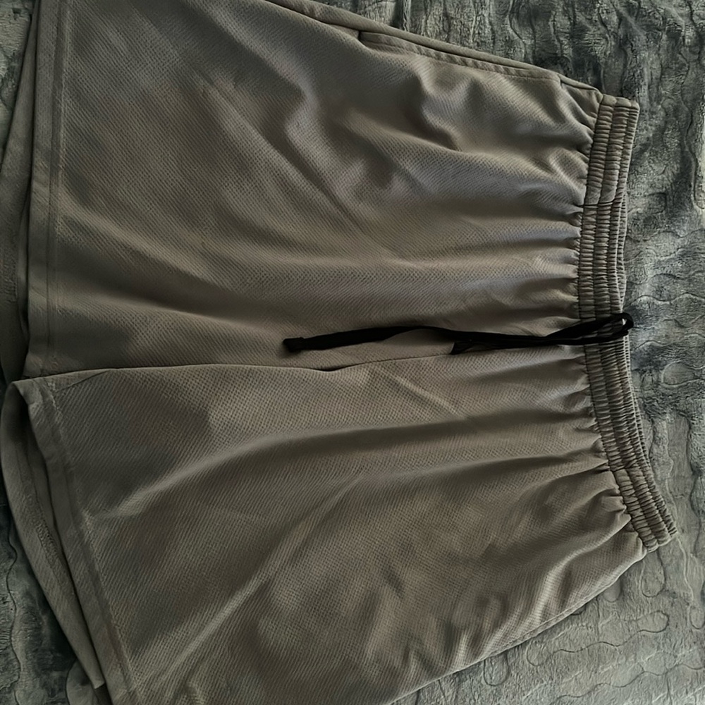 Men’s basketball shorts